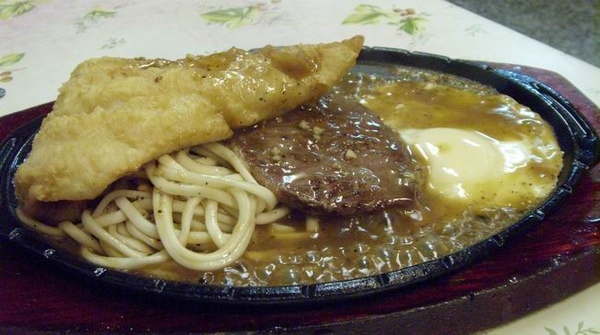 台中.食街雙拼牛魚排130元