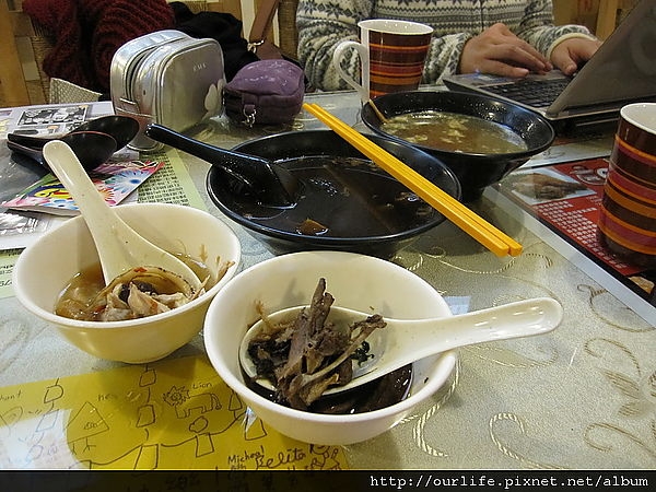 台北.明星也愛喝的70元港式煲湯@訪客快樂營養湯餐廰
