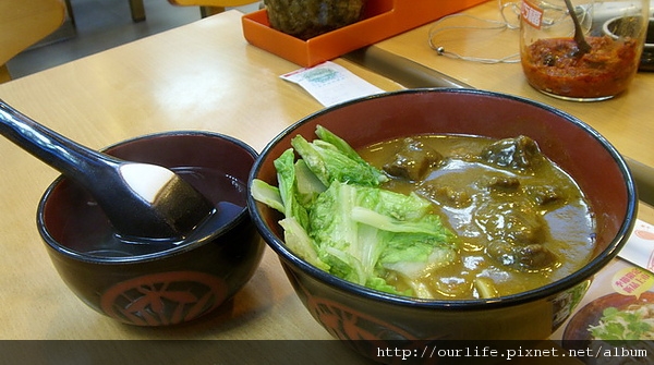 台中.60元咖哩牛肉拌麵@三商巧福