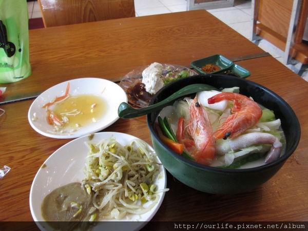 台中.爽脆可口的黃豆芽佐芝麻芥茉醬@若柳一筋