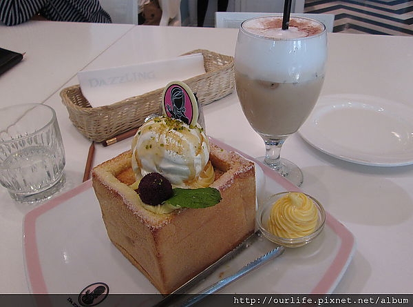 台中.很上流的蜜糖吐司但服務不入流@Dazzling cafe台中店