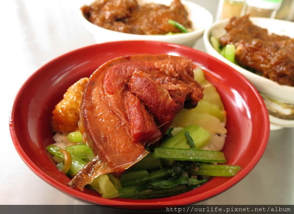 台中中清.軟嫩不油膩的焢肉飯/骨仔肉湯@后庄傳家美食館