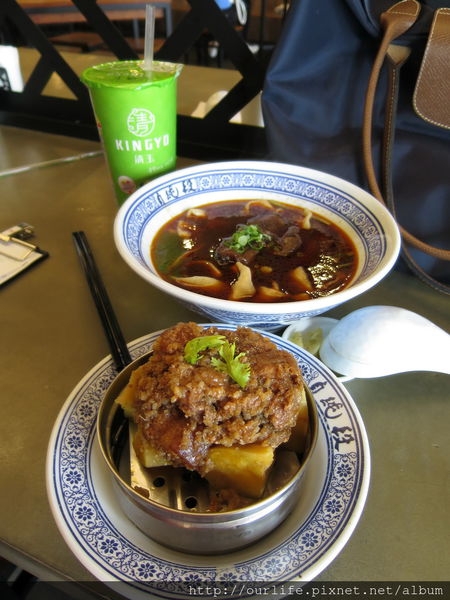 台中西區.肉嫩麵彈心服口服的牛肉麵@段純貞牛肉麵