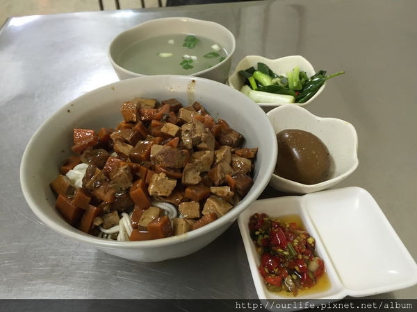 台中舊市府.眷村口味炸醬麵@未名上海麵點