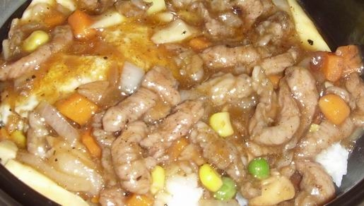 逢甲秋本.黑胡椒豬柳拌飯50元