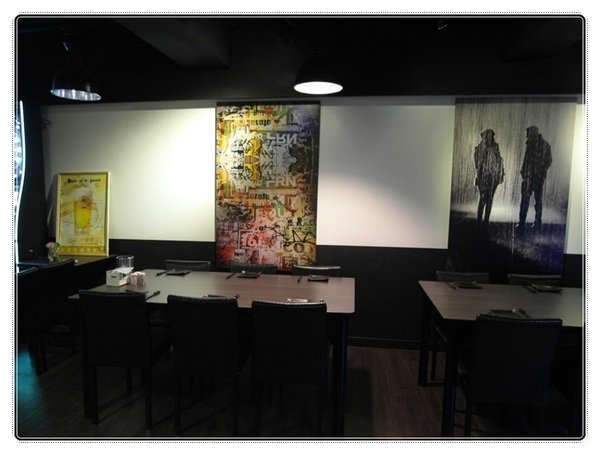 (新北市板橋美食-江子翠捷運站) 9% 酒趴旋轉串燒bar~消費打卡享10元銅板價照燒醬特製飯