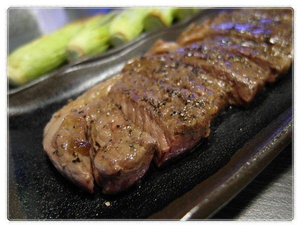 (新北市板橋美食-江子翠捷運站) 9% 酒趴旋轉串燒bar~消費打卡享10元銅板價照燒醬特製飯