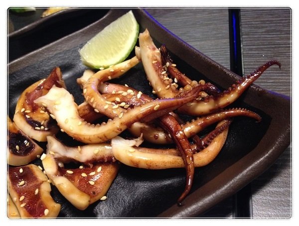 (新北市板橋美食-江子翠捷運站) 9% 酒趴旋轉串燒bar~消費打卡享10元銅板價照燒醬特製飯