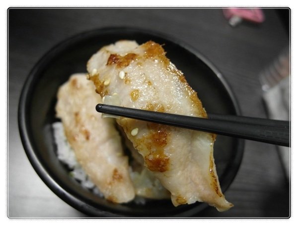 (新北市板橋美食-江子翠捷運站) 9% 酒趴旋轉串燒bar~消費打卡享10元銅板價照燒醬特製飯