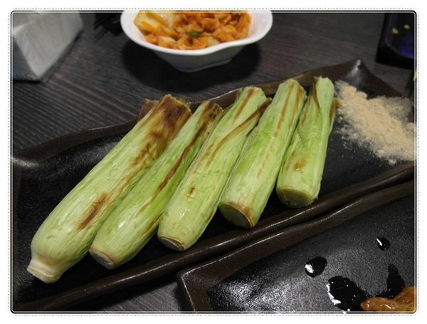 (新北市板橋美食-江子翠捷運站) 9% 酒趴旋轉串燒bar~消費打卡享10元銅板價照燒醬特製飯