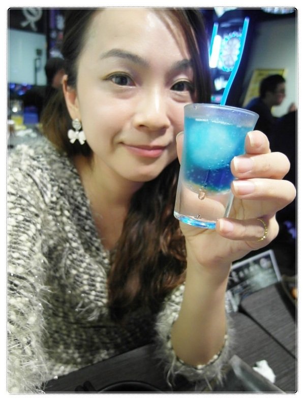(新北市板橋美食-江子翠捷運站) 9% 酒趴旋轉串燒bar~消費打卡享10元銅板價照燒醬特製飯