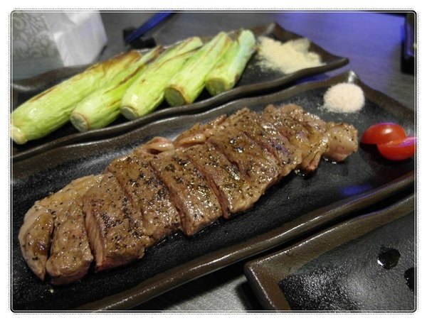 (新北市板橋美食-江子翠捷運站) 9% 酒趴旋轉串燒bar~消費打卡享10元銅板價照燒醬特製飯