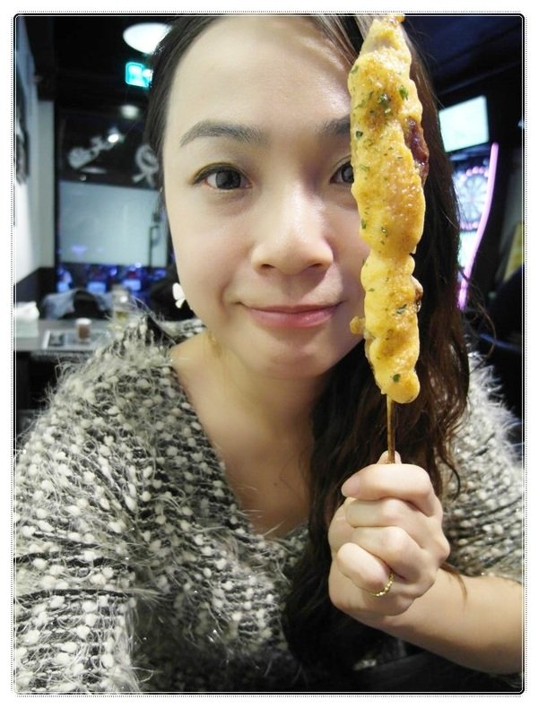 (新北市板橋美食-江子翠捷運站) 9% 酒趴旋轉串燒bar~消費打卡享10元銅板價照燒醬特製飯