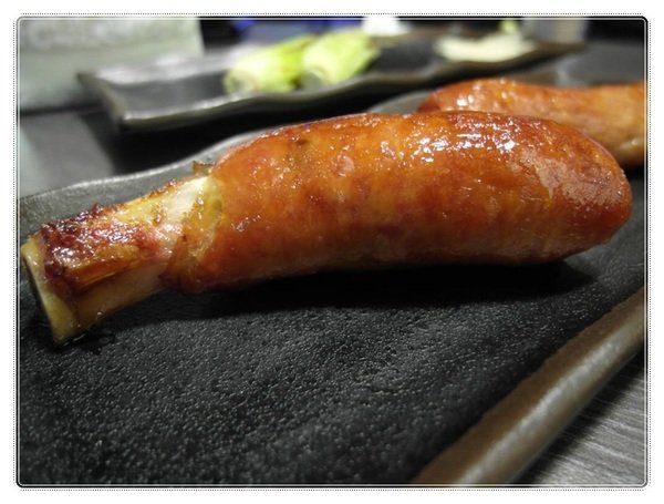 (新北市板橋美食-江子翠捷運站) 9% 酒趴旋轉串燒bar~消費打卡享10元銅板價照燒醬特製飯