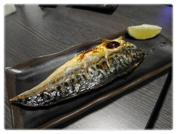 (新北市板橋美食-江子翠捷運站) 9% 酒趴旋轉串燒bar~消費打卡享10元銅板價照燒醬特製飯