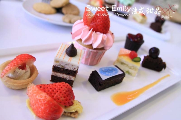 【台中Sweet Emily法式甜品】精美的甜點.繽紛杯子蛋糕