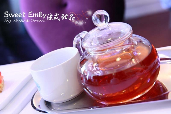 【台中Sweet Emily法式甜品】精美的甜點.繽紛杯子蛋糕