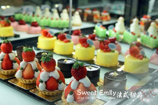 【台中Sweet Emily法式甜品】精美的甜點.繽紛杯子蛋糕