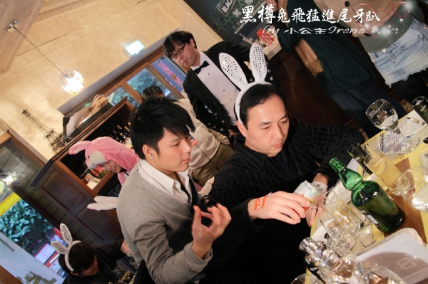 【口碑卷】熱鬧的尾牙趴.黑樽兔飛猛進尾牙趴