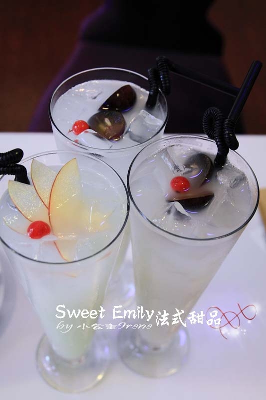 【台中Sweet Emily法式甜品】精美的甜點.繽紛杯子蛋糕