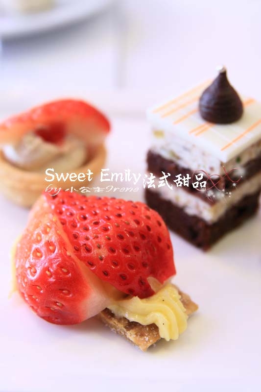 【台中Sweet Emily法式甜品】精美的甜點.繽紛杯子蛋糕
