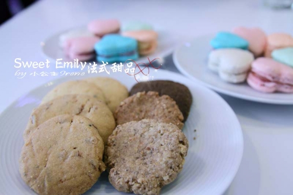 【台中Sweet Emily法式甜品】精美的甜點.繽紛杯子蛋糕
