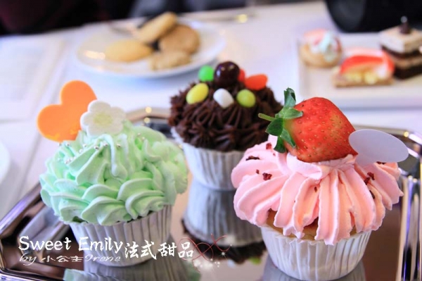 【台中Sweet Emily法式甜品】精美的甜點.繽紛杯子蛋糕