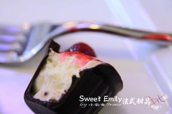 【台中Sweet Emily法式甜品】精美的甜點.繽紛杯子蛋糕