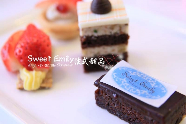 【台中Sweet Emily法式甜品】精美的甜點.繽紛杯子蛋糕