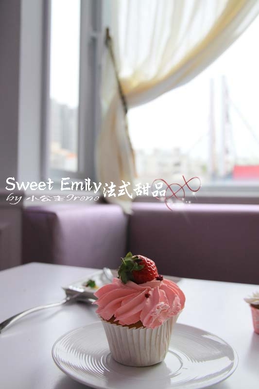 【台中Sweet Emily法式甜品】精美的甜點.繽紛杯子蛋糕