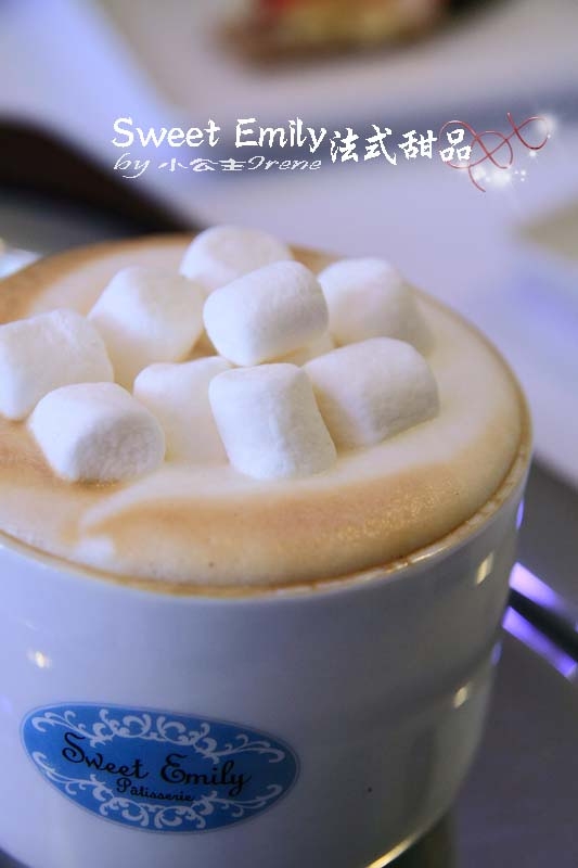 【台中Sweet Emily法式甜品】精美的甜點.繽紛杯子蛋糕