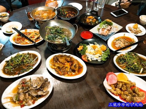 蕃薯の店生猛活海鮮平價熱炒.景美夜市熱炒(景美捷運站).蕃薯の店菜單推薦.