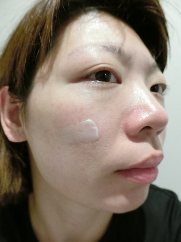 想跟好萊塢明星一樣有著好膚質嗎?還在羨慕別人擁有白玉素顏美肌?ERNOLASZLO白玉無瑕肌透光白乳霜,打造前所未有淨、白、潤、透!