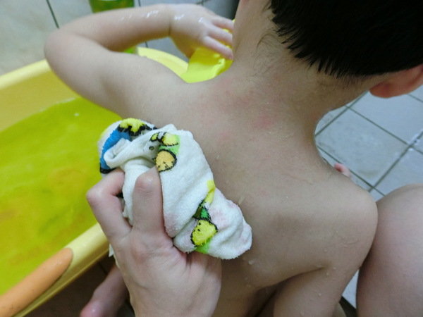 【嬰幼兒泡澡產品推薦】艾洗澡草本湯料~讓小朋友洗澡時放鬆心情、緩和情緒好入眠喔!是彌月好禮及新手爸媽不可或缺的好產品喔~