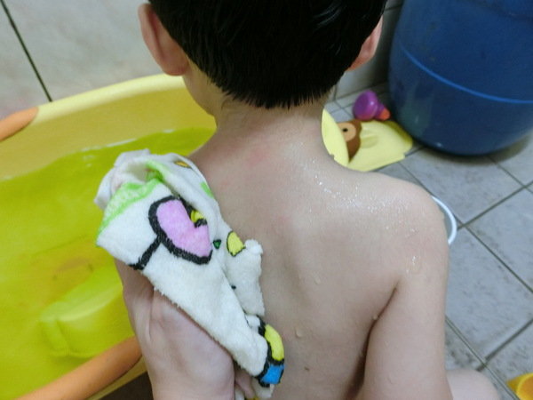 【嬰幼兒泡澡產品推薦】艾洗澡草本湯料~讓小朋友洗澡時放鬆心情、緩和情緒好入眠喔!是彌月好禮及新手爸媽不可或缺的好產品喔~