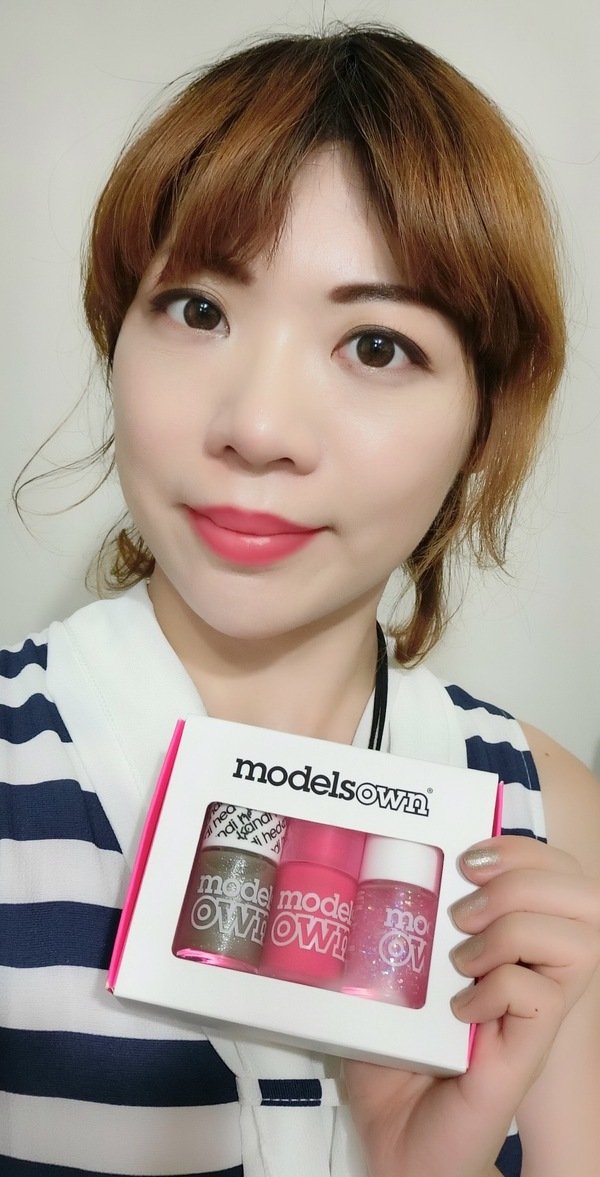 來自英國的"MODELS OWN指甲油"時尚美麗又持久~是噹噹媽最近的指彩新寵兒喔!