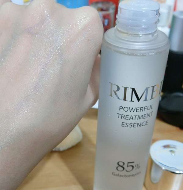 來自韓國的平價神仙水"RIMBI 85% 活萃修護晶露"~天天濕敷讓我的皮膚好ㄉㄨㄞ ㄉㄨㄞ