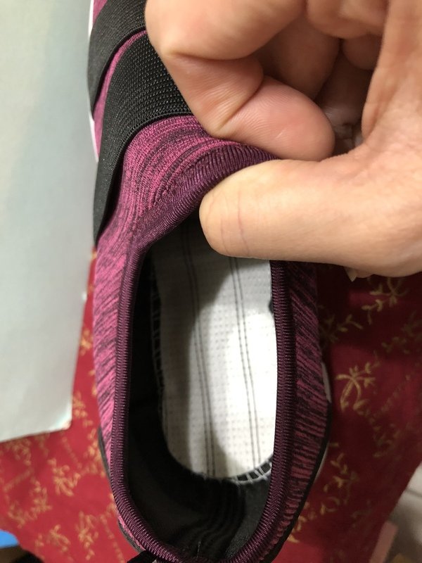 【好鞋分享】歡迎收看我的Walk健走系列無印風簡約輕量運動鞋(酒紅)及幾何圖形娃娃鞋(白)時尚穿搭秀~網路知名Elegent Walk(EW女鞋)柔軟舒適、輕盈好行走,不管上班還是休閒都好穿喔!