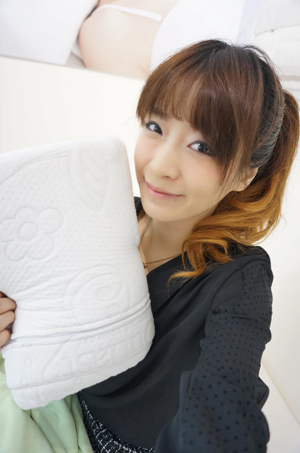 LaSova 鬆頸舒眠枕 ♥ 現在每晚我都擁有專屬的大師級肩頸紓壓享受