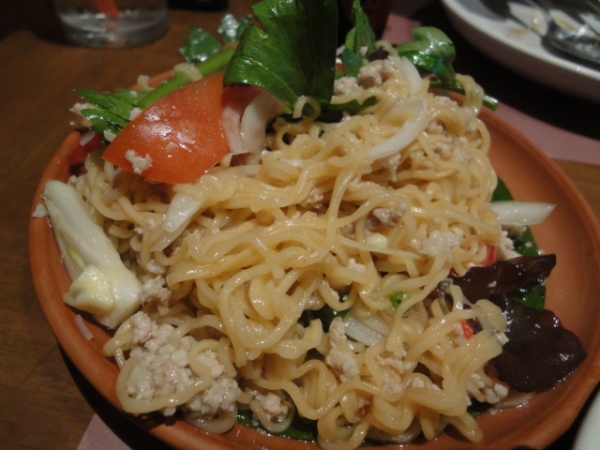 (美食 泰國 曼谷 Chitlom站) Kumpoon ~ 必喝超香濃的南薑雞湯