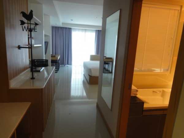 (住宿 泰國 芭堤雅) Welcome World Beach Resort & Spa (房間早餐篇) ~ 無敵泳池夕陽美景度假村