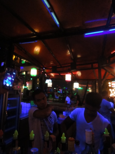 (美食 泰國 沙美島) Silversand Restarant ~ "躺"在沙灘上嗑海鮮