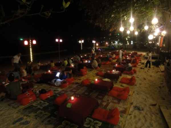 (美食 泰國 沙美島) Silversand Restarant ~ "躺"在沙灘上嗑海鮮