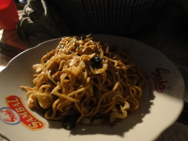 (美食 印尼雅加達) Nasi Goren ~ 超美味路邊印尼炒飯&炒麵