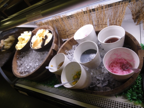(美食 泰國) HAJIME ROBOT RESTAURANT ~ 驚! 全球首間機器人餐廳!
