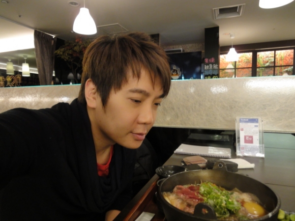 (美食 ~ 台北 小巨蛋商圈) 花見日本料理 ~ 5折便宜 味道卻平平的壽喜燒定食