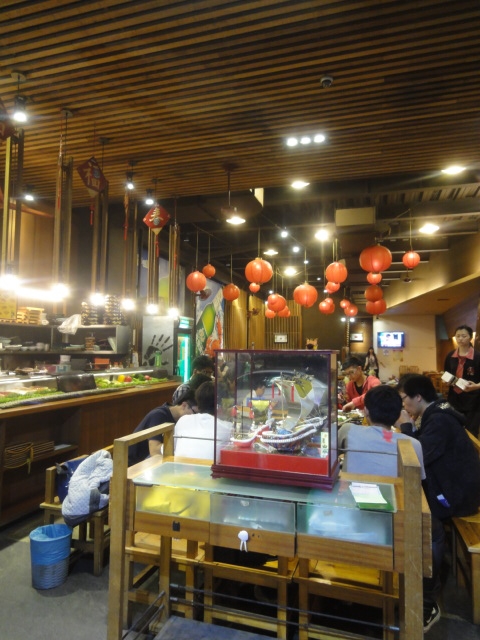 (美食 台南市) 夏林海鮮炭燒 ~ 好呷ㄟ半露天炭燒啤酒屋!