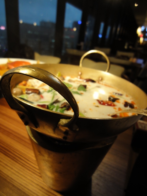 (美食 ~ 台北 市政府站) RAMA ~ 賞101信義區夜景泰式餐廳