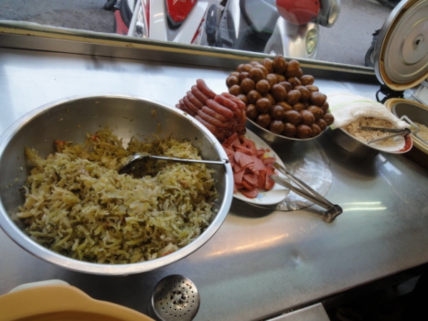 (美食 屏東市) 屏東觀光夜市 ~ 必吃獨門豬頭飯 + 情人果冰創始店