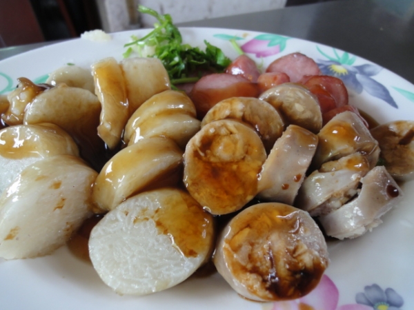 (美食 屏東) 72年東港正宗肉丸 ~ 第二市場超便宜銅板小吃
